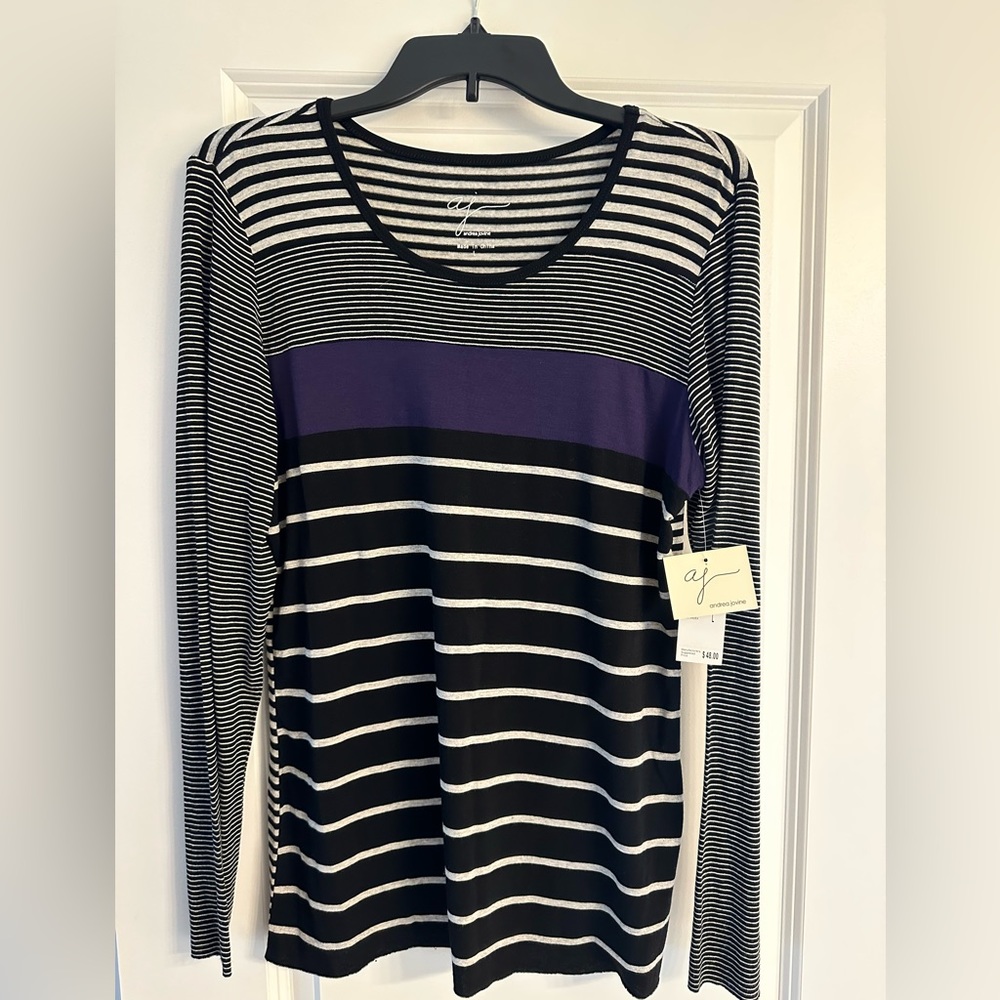 NWT Andrea Jovine Women’s shirt, Size Large